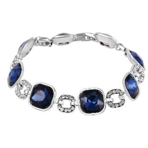 Beautiful Deep Blue Aurora Borealis Bracelet. NIB